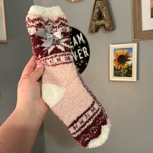 pink & maroon fuzzy socks ❤️🩷 - never worn